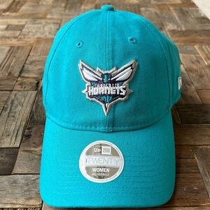 New Era Women’s Charlotte Hornets Baseball Hat NWT Adjustable